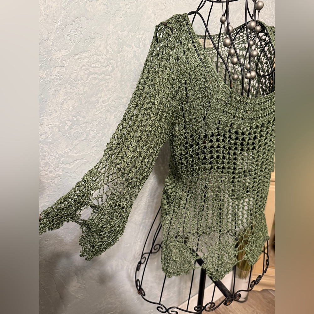 BETTE PAIGE Elegant Olive Crochet Knit Top - Picture 2 of 12